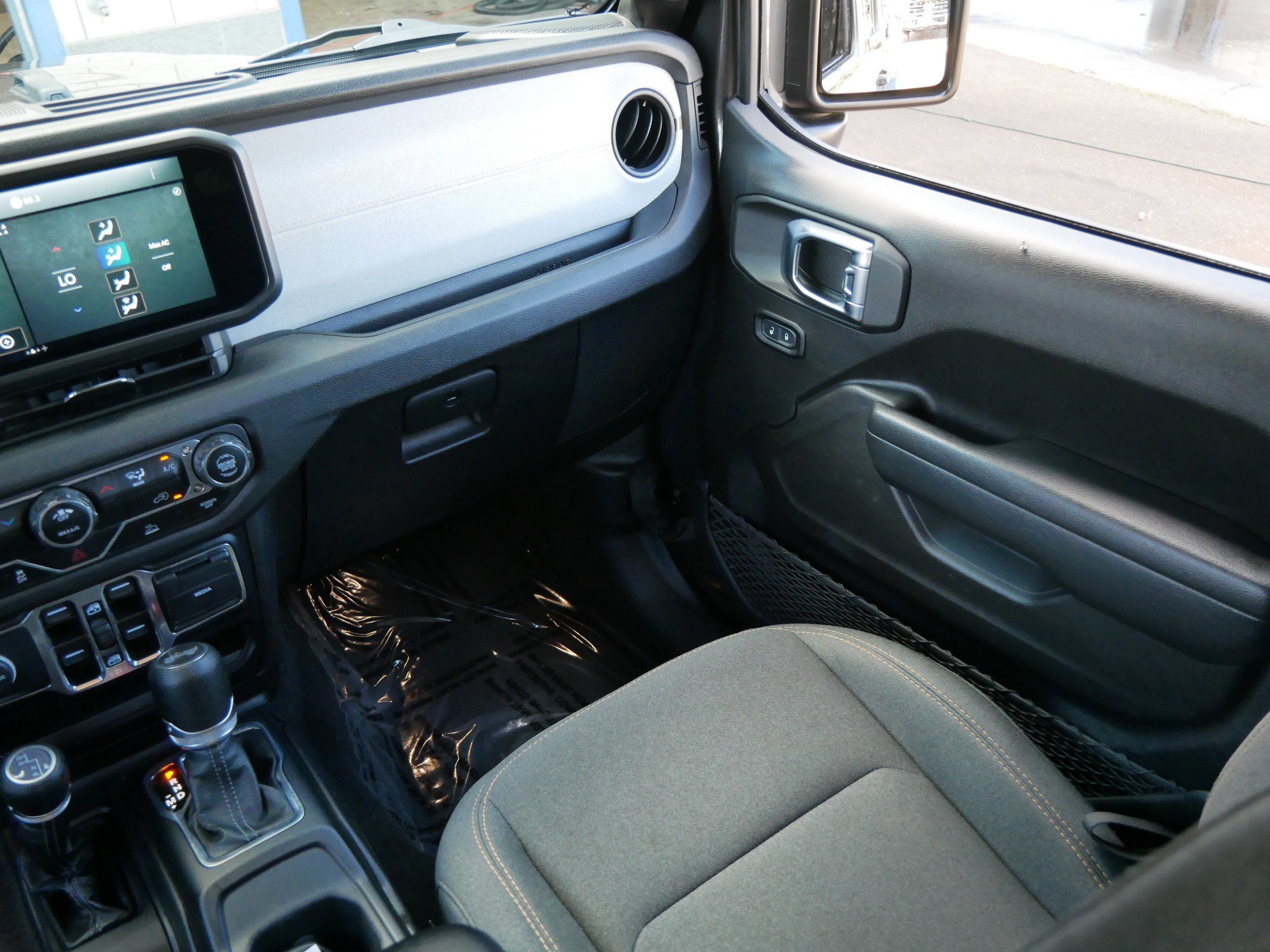 Used 2024 Jeep Wrangler Sport S image 11