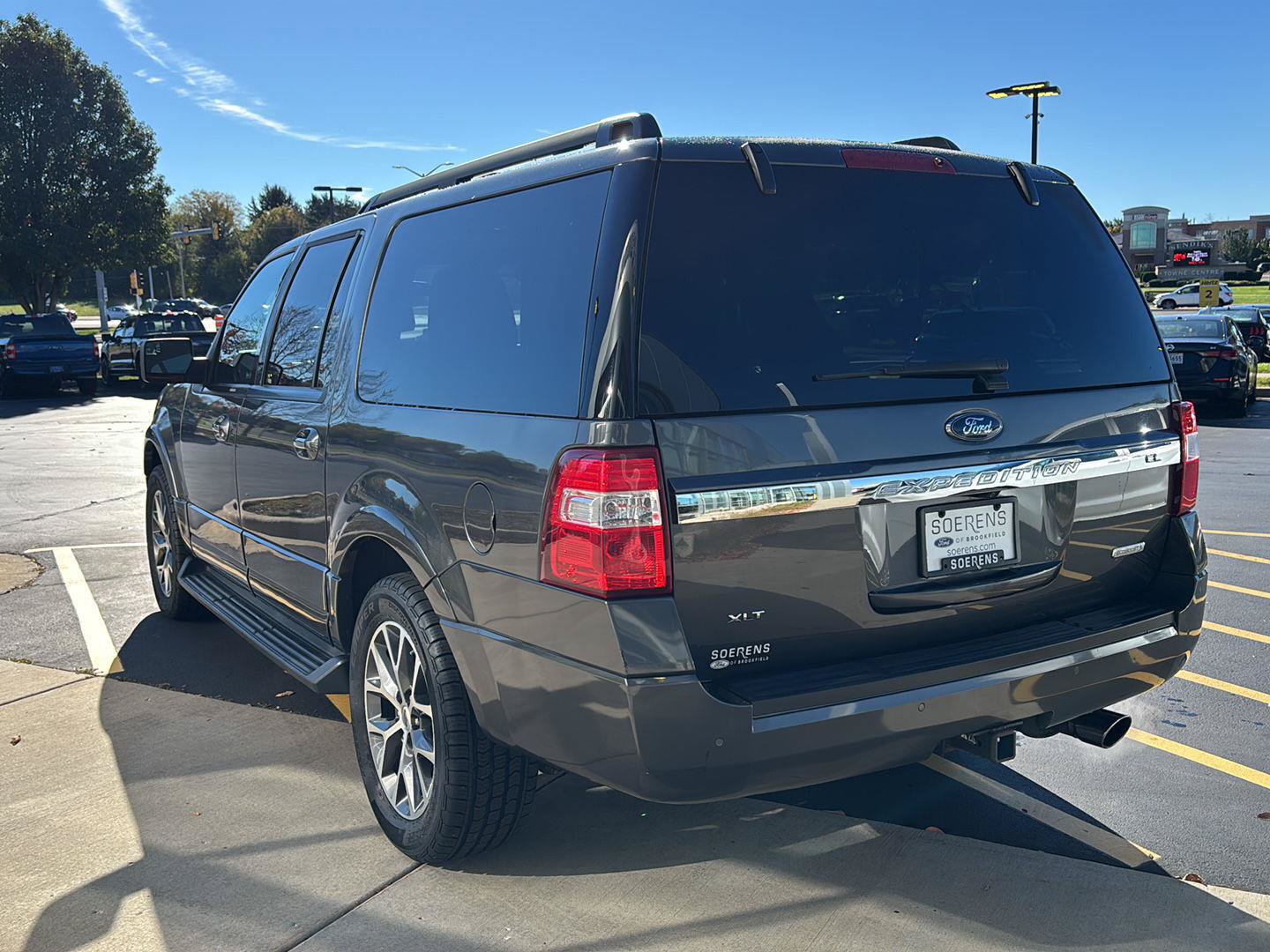 Certified 2017 Ford Expedition EL XLT w/ Equipment Group 202A AWD/4WD image 7