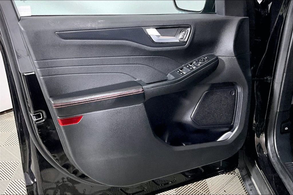 Certified 2023 Ford Escape ST-Line w/ Tech Pack #1 FWD image 15