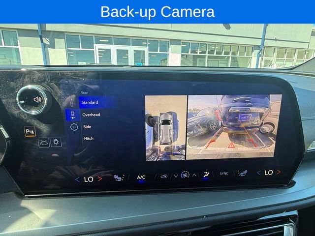 Used 2025 Chevrolet Traverse LT w/ Sun and Wheel Package FWD image 13