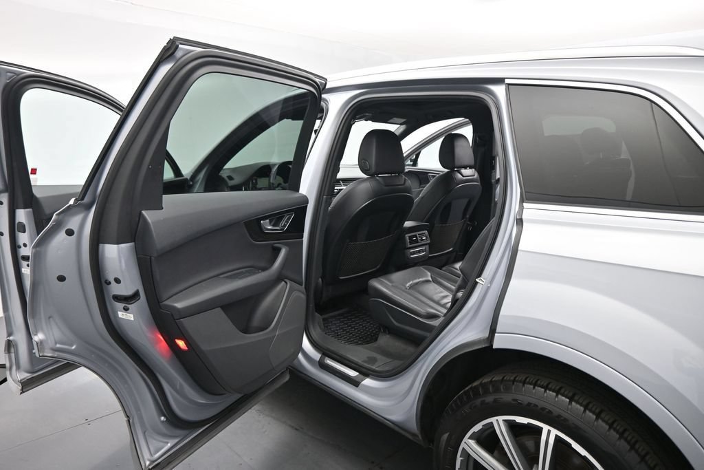Used 2017 Audi Q7 3.0T Premium Plus w/ Premium Plus Package AWD/4WD image 20