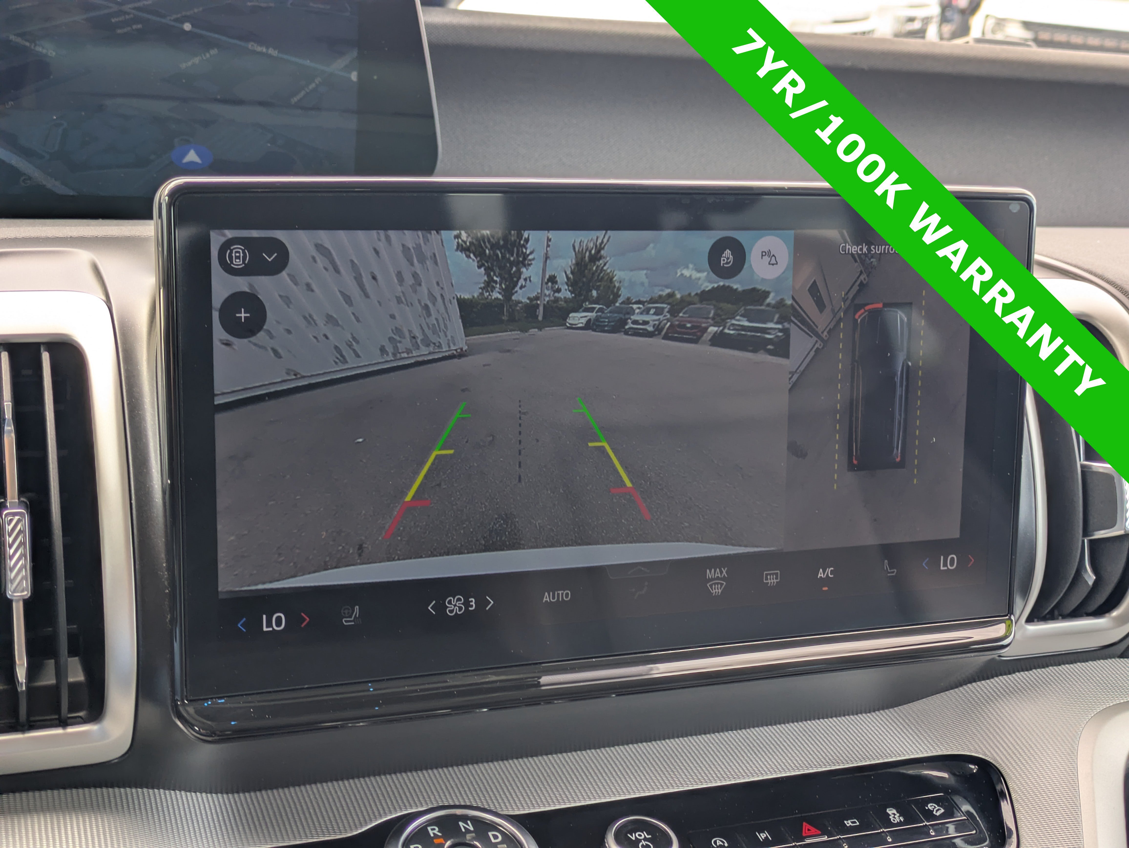 Certified 2025 Ford Expedition Active AWD/4WD image 35
