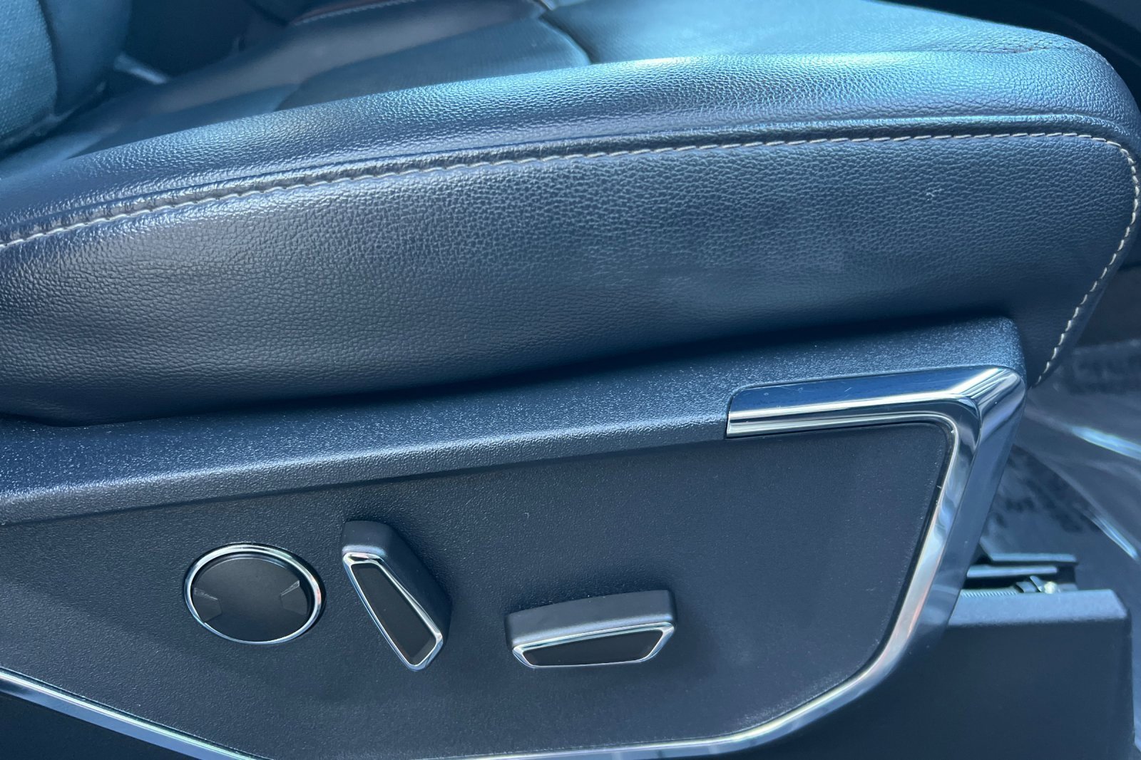 Certified 2021 Ford F150 Lariat w/ Equipment Group 502A High image 22