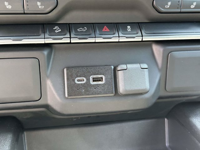 Used 2022 Chevrolet Silverado 1500 LT Trail Boss w/ Bed Protection Package AWD/4WD image 33