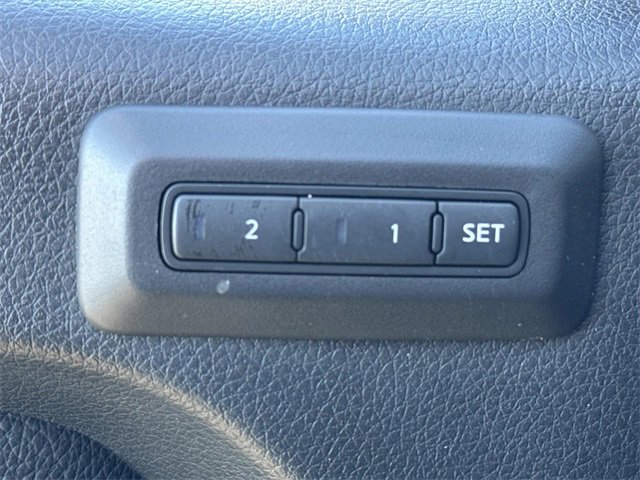 Used 2021 Nissan Titan PRO-4X w/ Pro-4x Convenience Package image 20