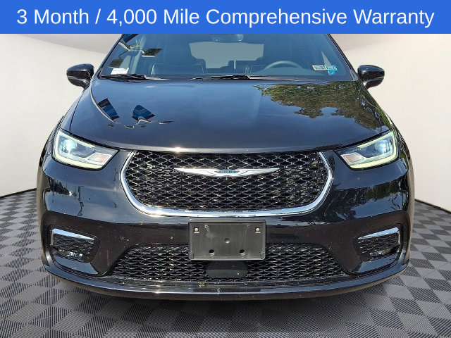 Used 2026 Chrysler Pacifica Limited FWD image 2