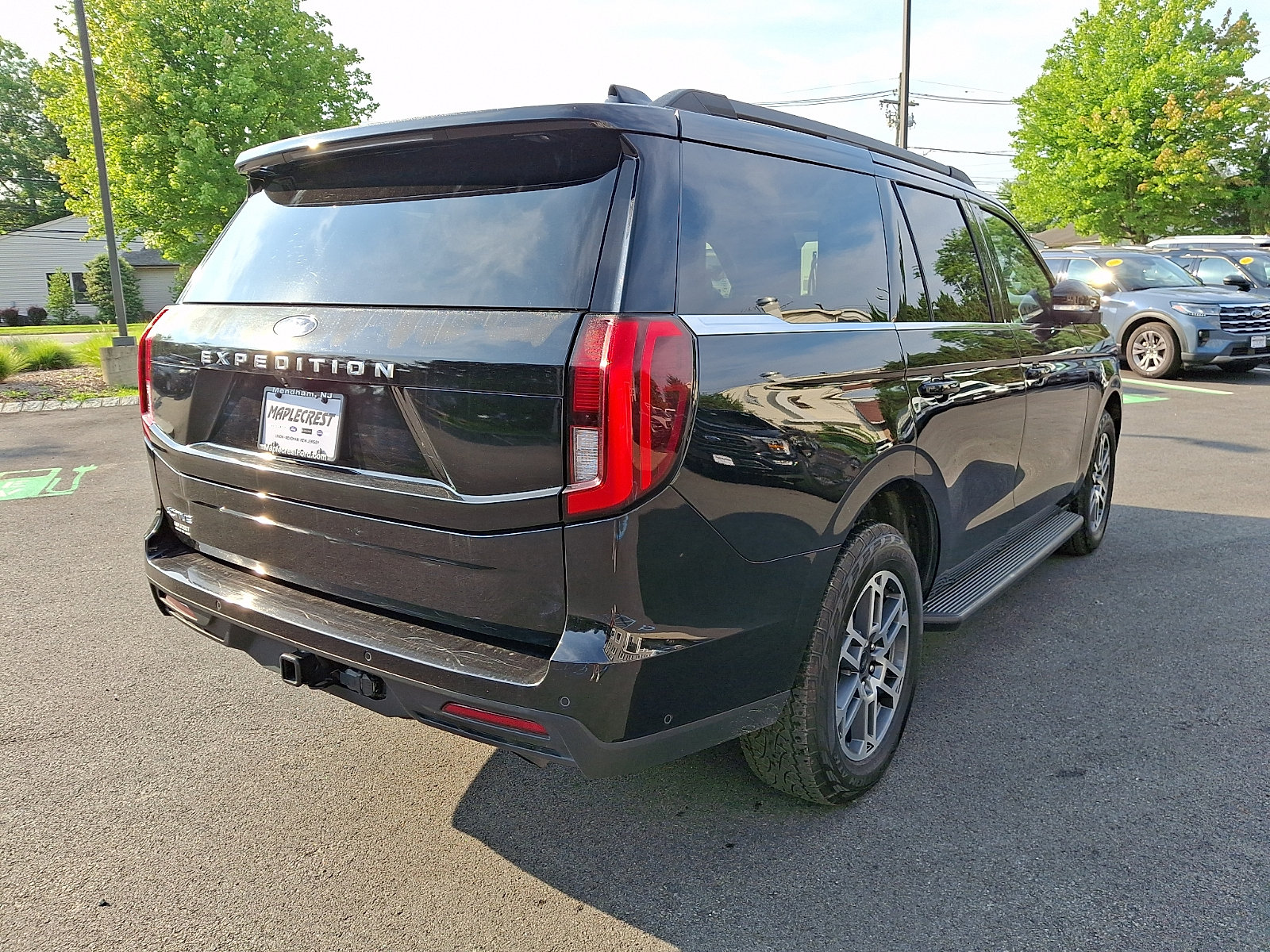 Certified 2025 Ford Expedition Active AWD/4WD image 5