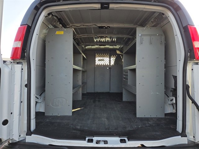 Used 2023 GMC Savana 2500 w/ Driver Convenience Package image 21