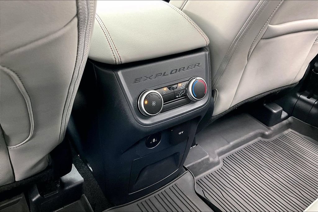 Certified 2025 Ford Explorer Active w/ Active Comfort Package AWD/4WD image 34