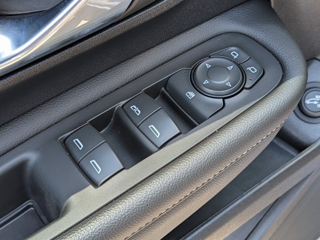 Used 2022 GMC Terrain SLE w/ Driver Convenience Package FWD image 14