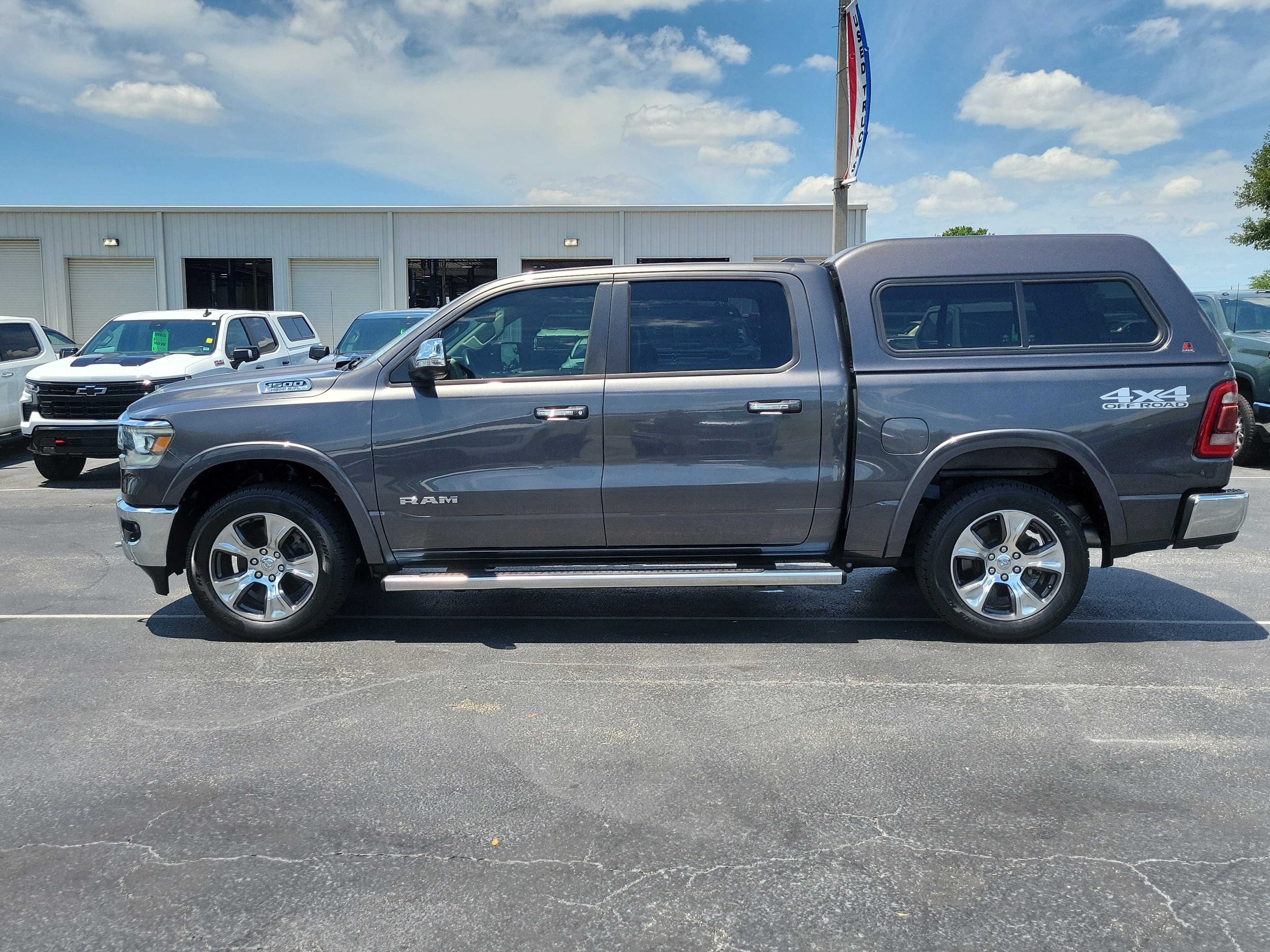 Used 2022 RAM 1500 Laramie AWD/4WD image 6