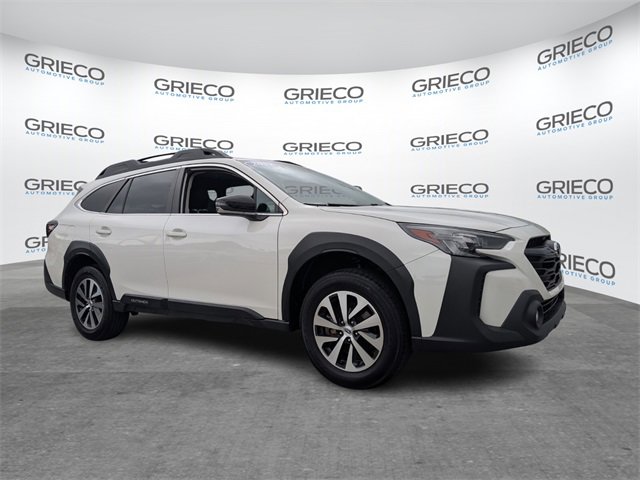 Used 2023 Subaru Outback Premium image 1