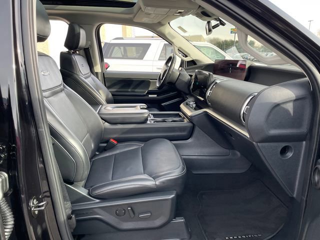 Certified 2025 Ford Expedition Max Platinum image 42