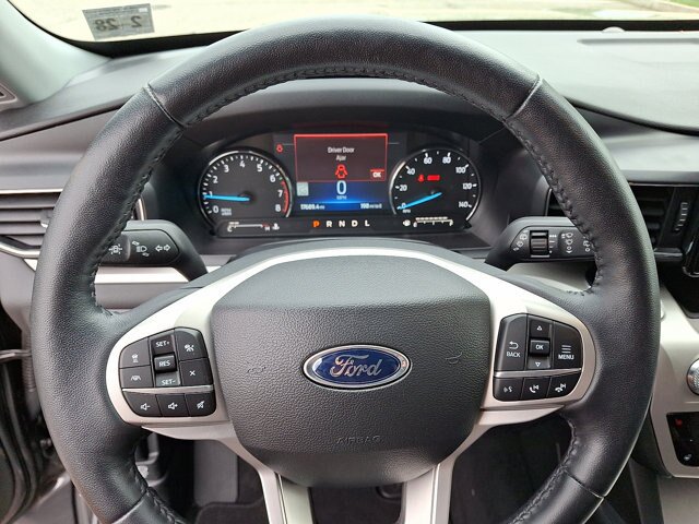 Certified 2022 Ford Explorer XLT w/ Equipment Group 202A AWD/4WD image 8