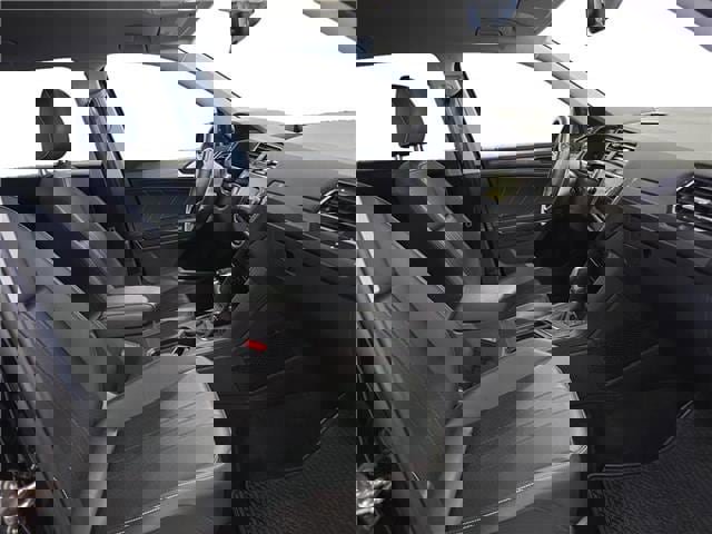 Used 2022 Volkswagen Tiguan SE image 15