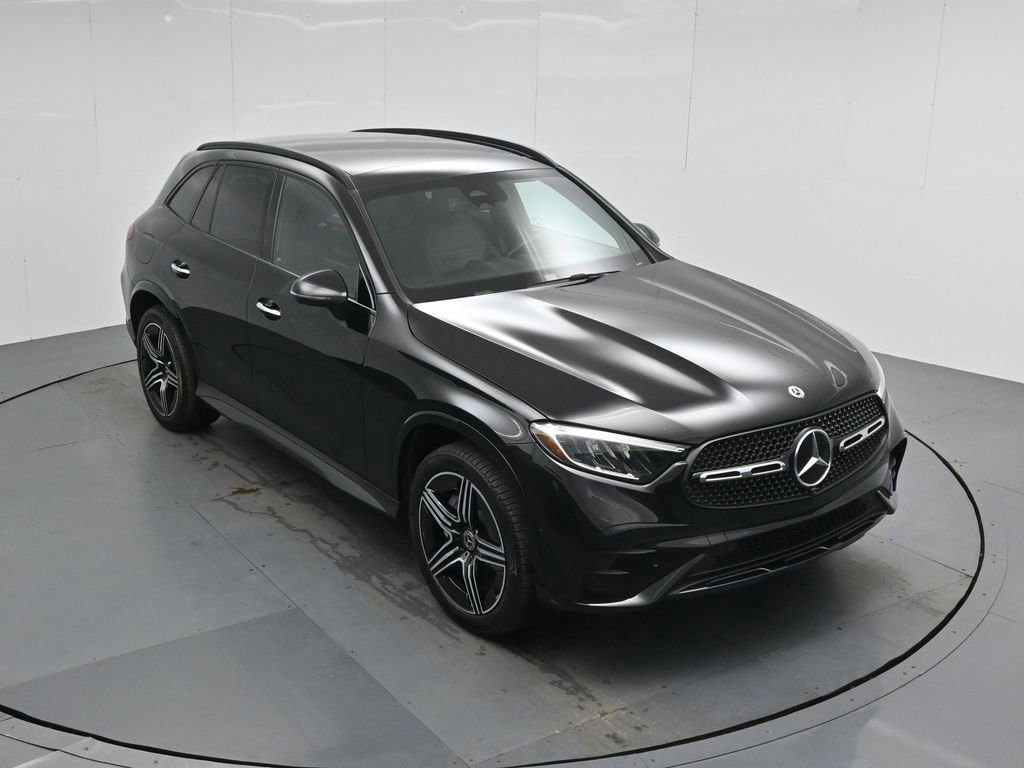 Used 2023 Mercedes-Benz GLC 300 image 4