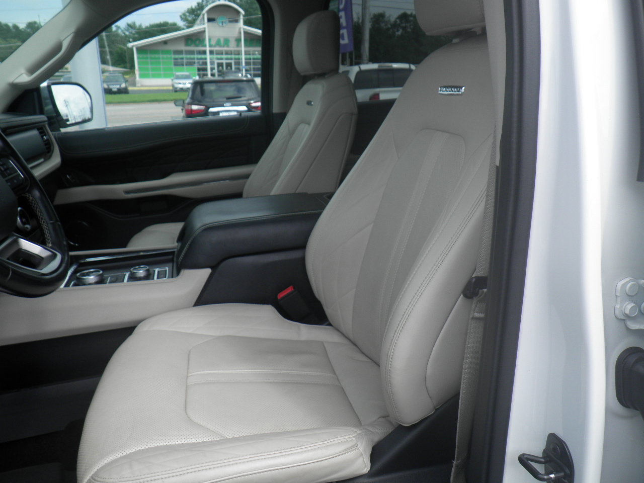 Certified 2023 Ford Expedition Platinum AWD/4WD image 15
