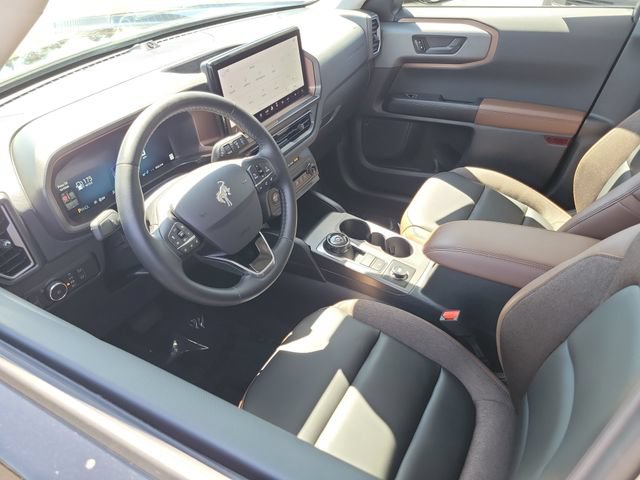 Certified 2025 Ford Bronco Sport Outer Banks w/ Outer Banks Tech Package+ AWD/4WD image 3