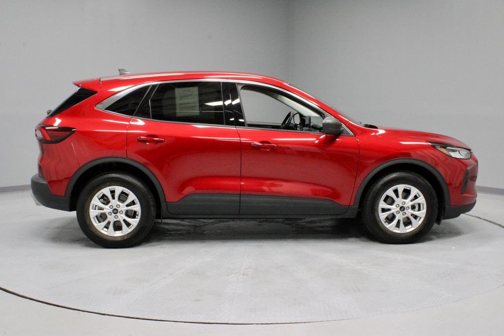 Certified 2023 Ford Escape Active AWD/4WD image 12