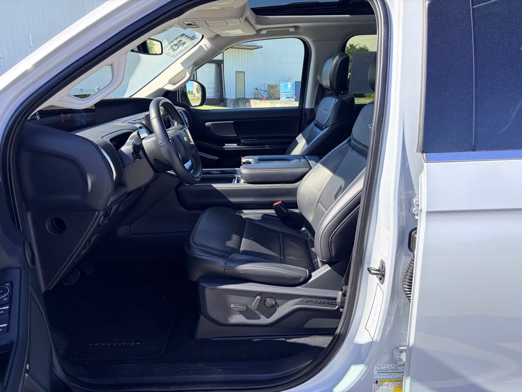 Certified 2025 Ford Expedition Platinum AWD/4WD image 21
