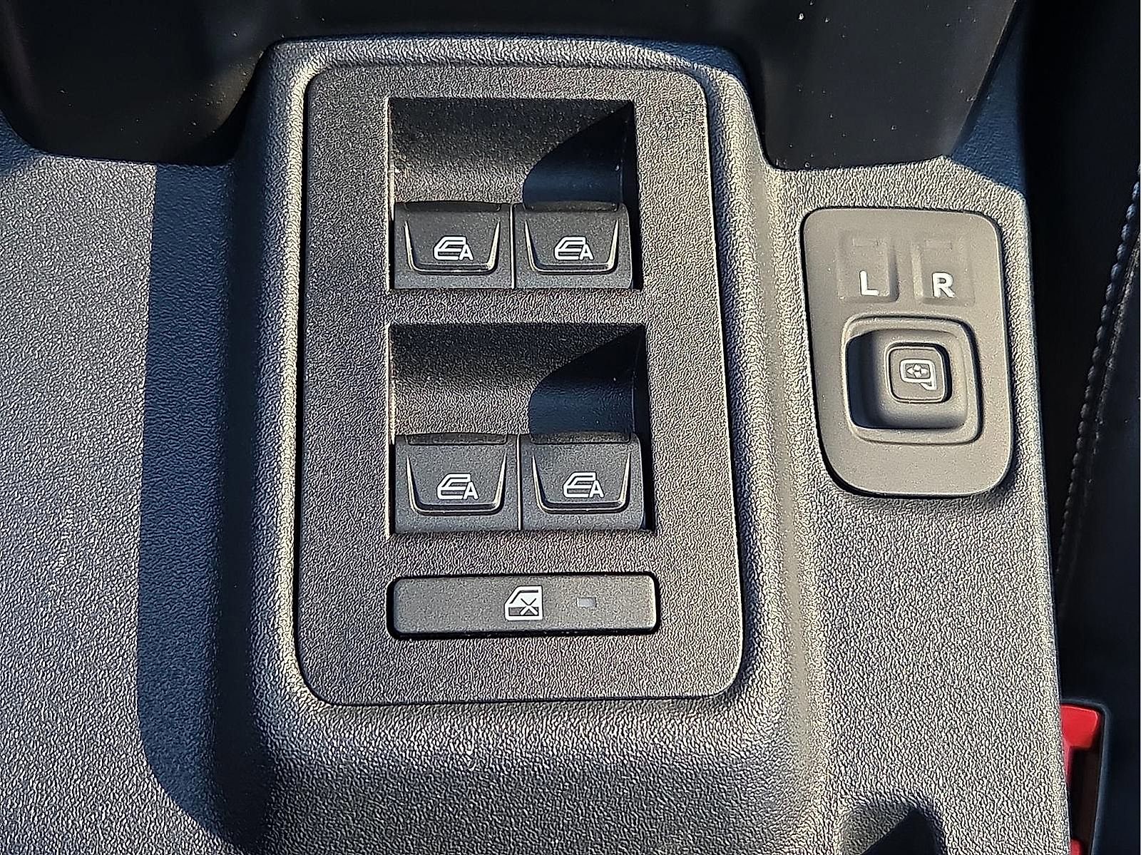 Certified 2025 Ford Bronco Outer Banks AWD/4WD image 17