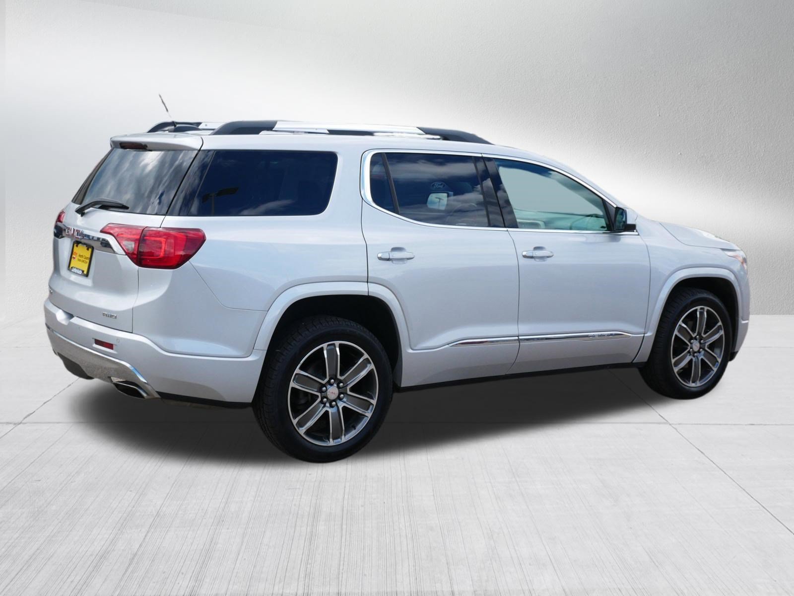 Used 2018 GMC Acadia Denali w/ Technology Package AWD/4WD image 7