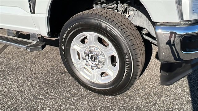 Certified 2025 Ford F250 XLT image 10