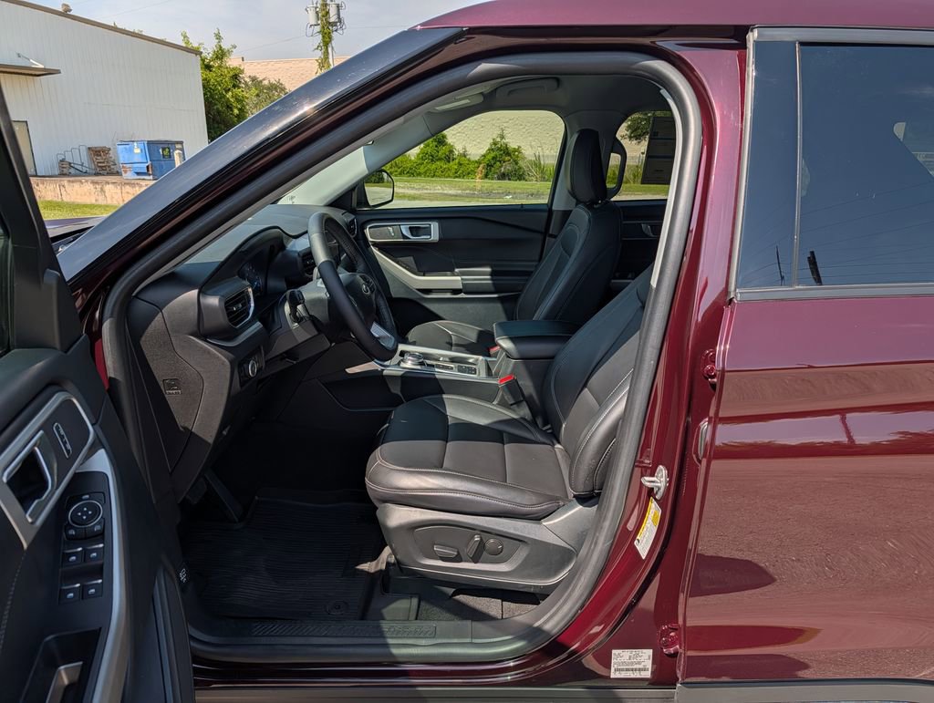 Certified 2023 Ford Explorer XLT w/ Equipment Group 202A RWD image 18