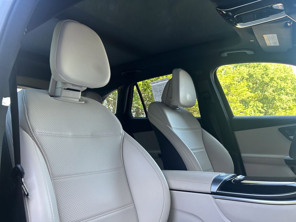 Used 2024 Mercedes-Benz GLC 300 4MATIC image 24