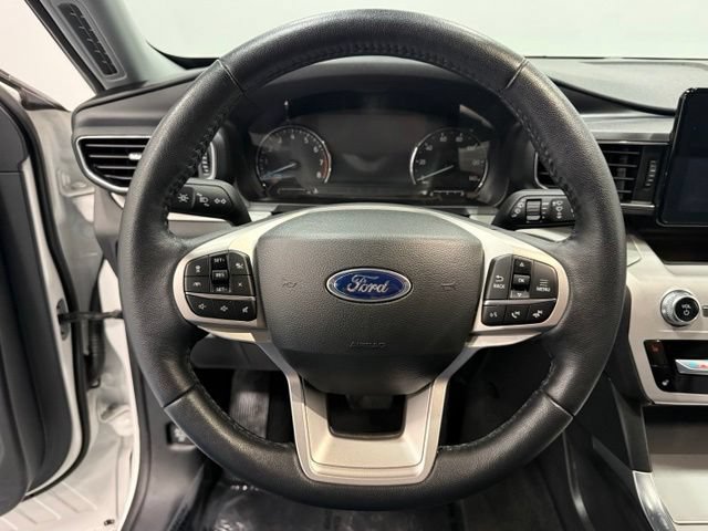 Certified 2023 Ford Explorer XLT w/ Equipment Group 202A RWD image 22