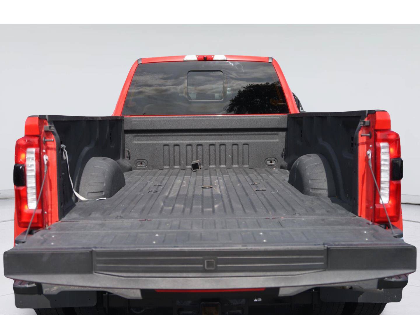 Certified 2025 Ford F450 Lariat w/ Lariat Ultimate Package AWD/4WD image 32