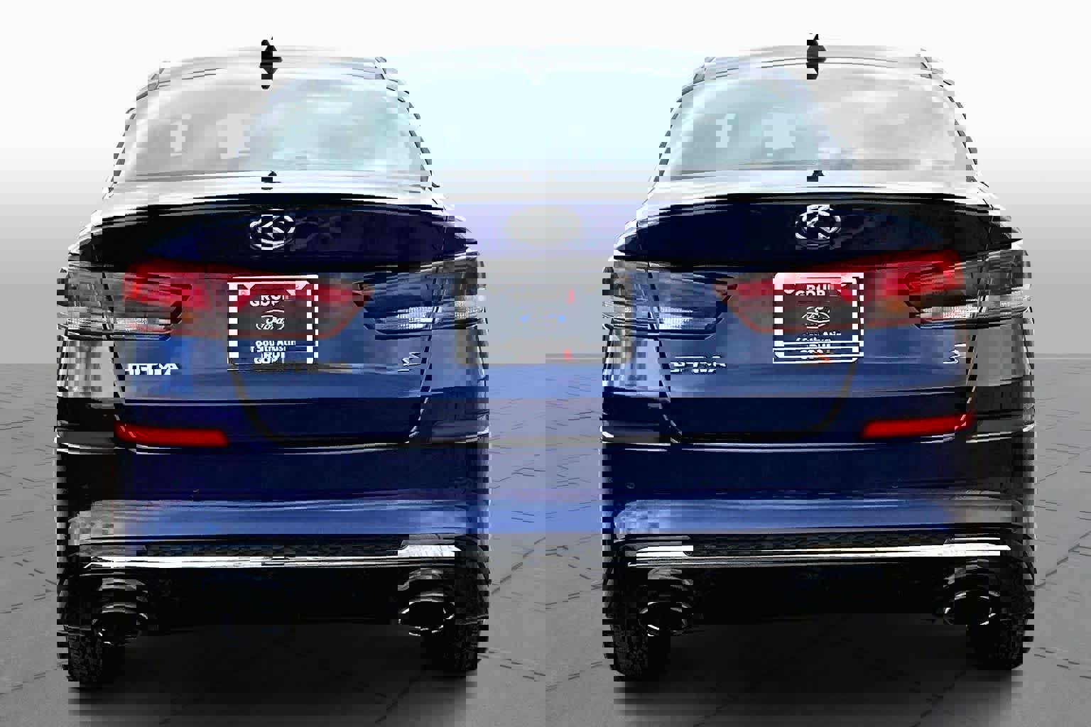 Used 2019 Kia Optima S image 2