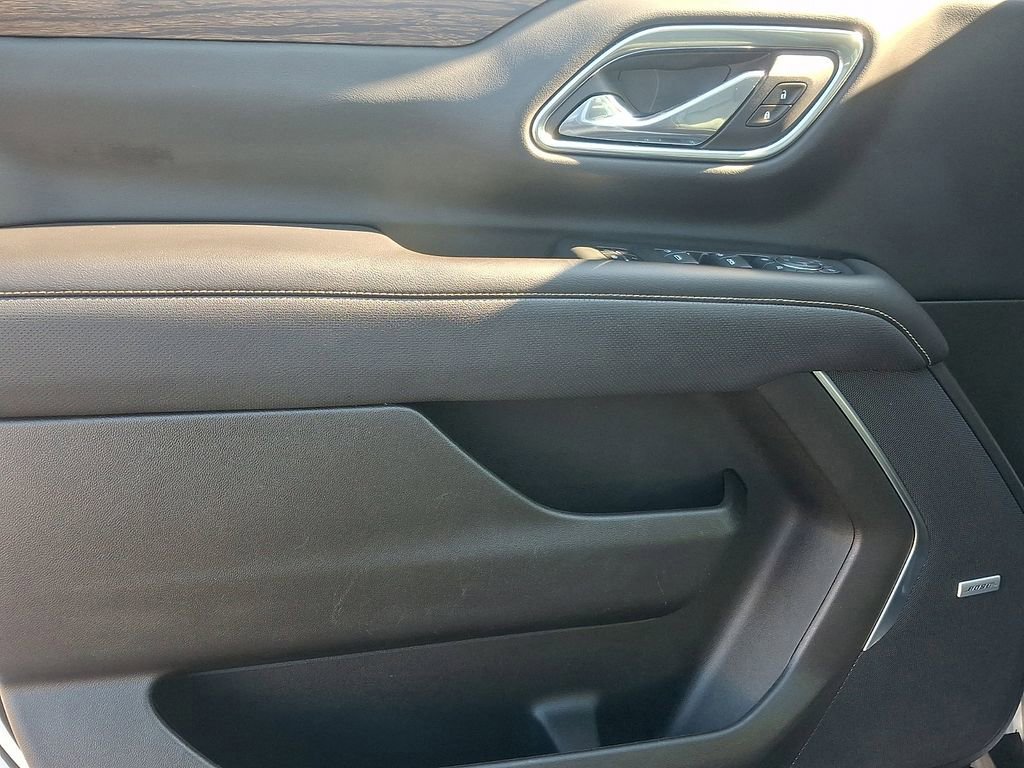 Used 2021 Chevrolet Tahoe Premier w/ Premium Package image 15