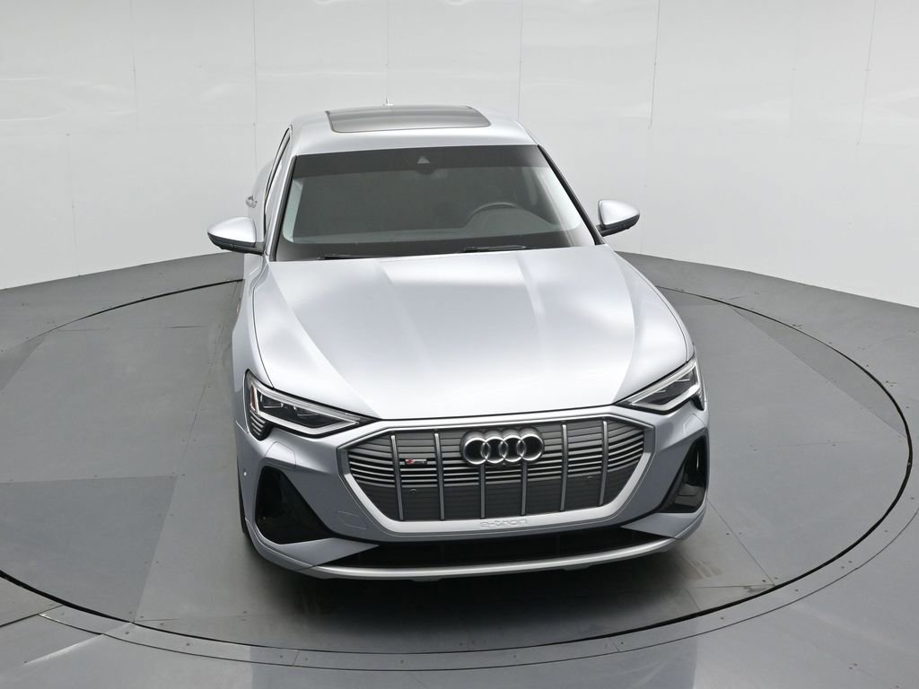 Used 2022 Audi e-tron Premium Plus image 40