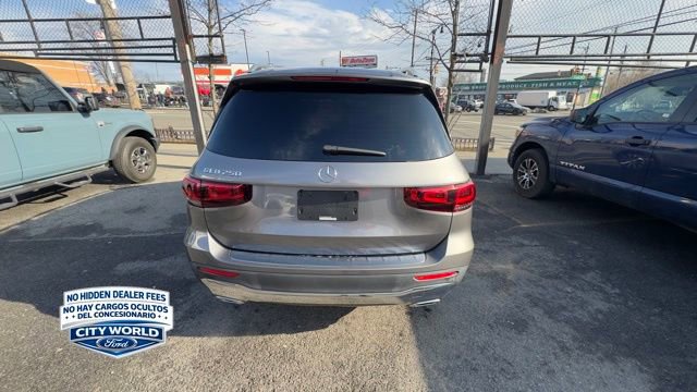 Used 2022 Mercedes-Benz GLB 250 w/ Premium Package Lite image 4