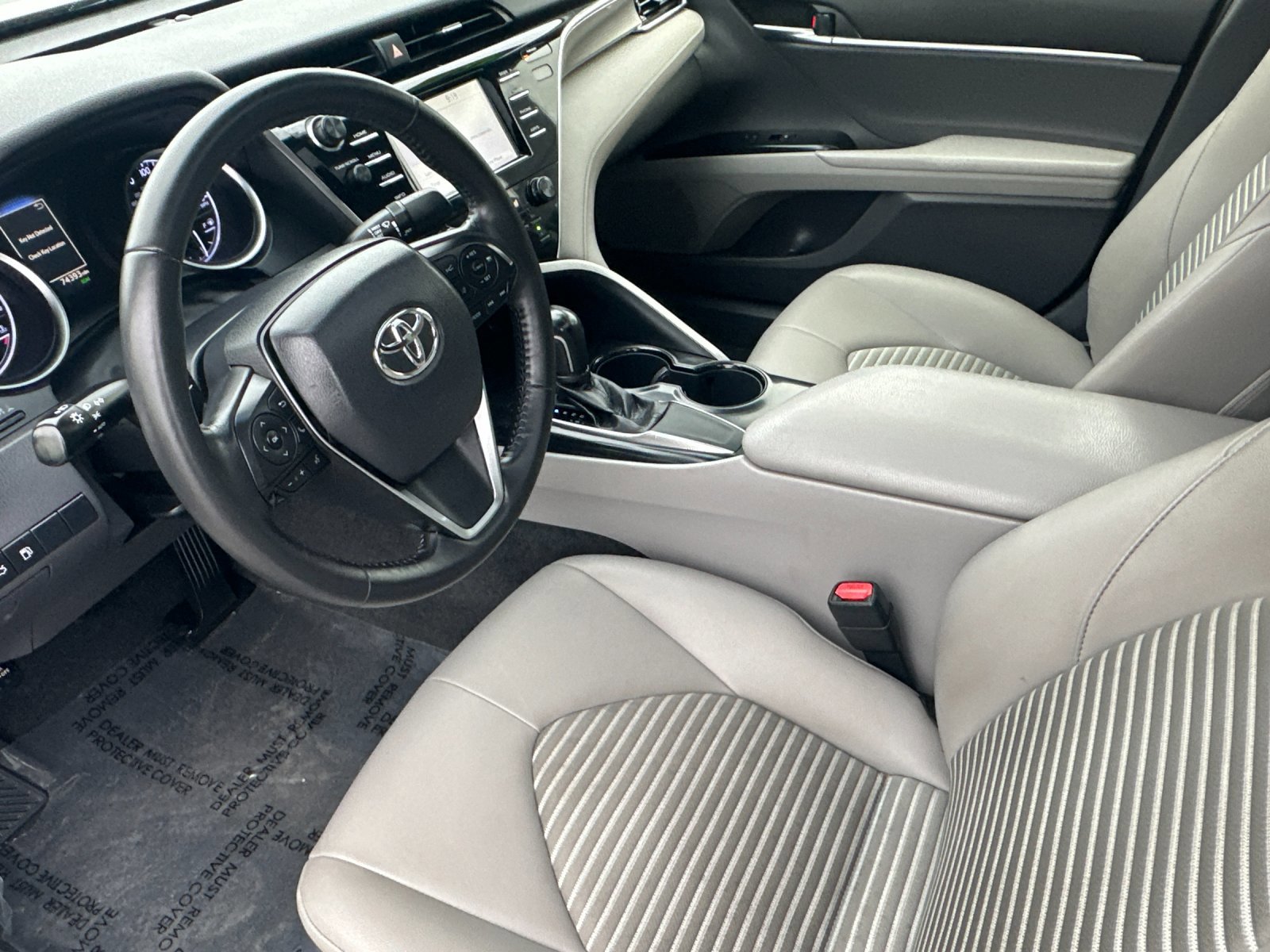 Used 2018 Toyota Camry image 10