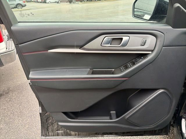 Certified 2025 Ford Explorer ST-Line image 23