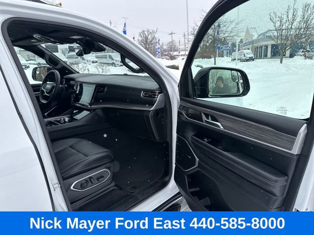 Used 2024 Jeep Wagoneer Series II AWD/4WD image 9