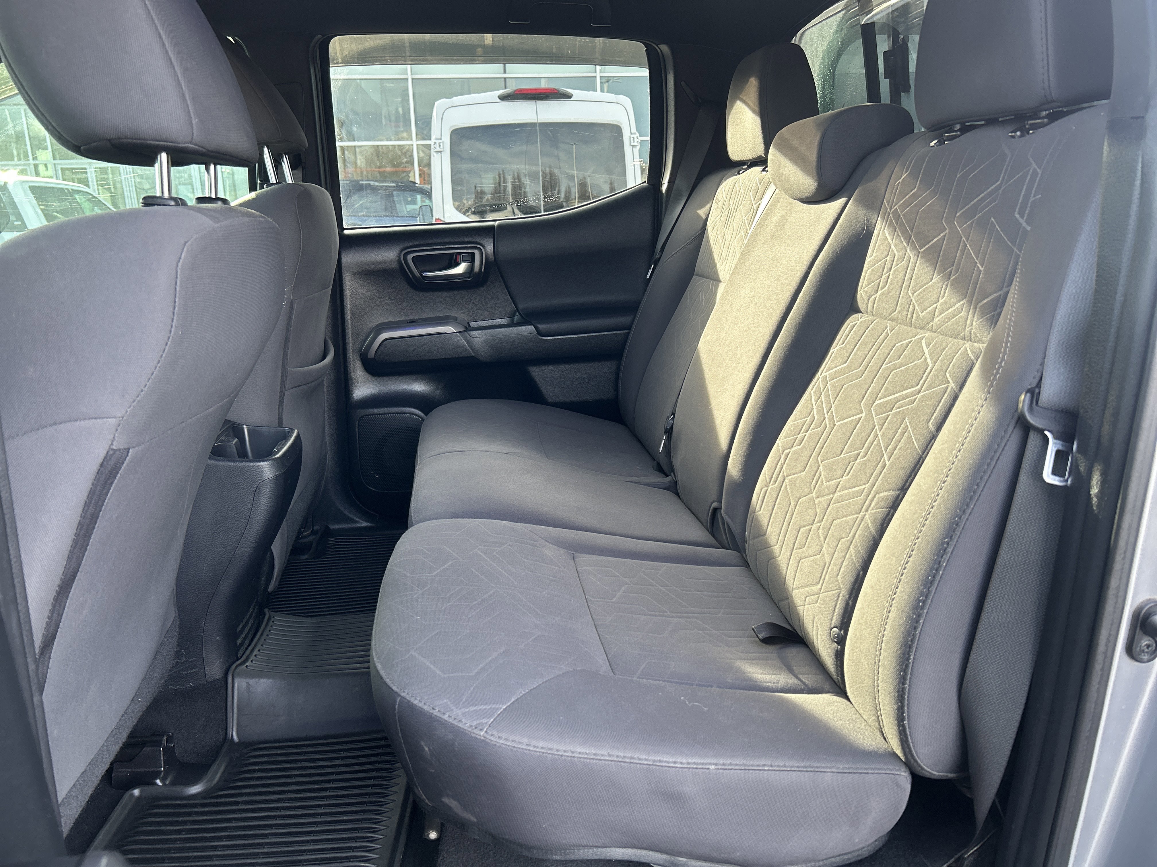 Used 2018 Toyota Tacoma TRD Off-Road image 12