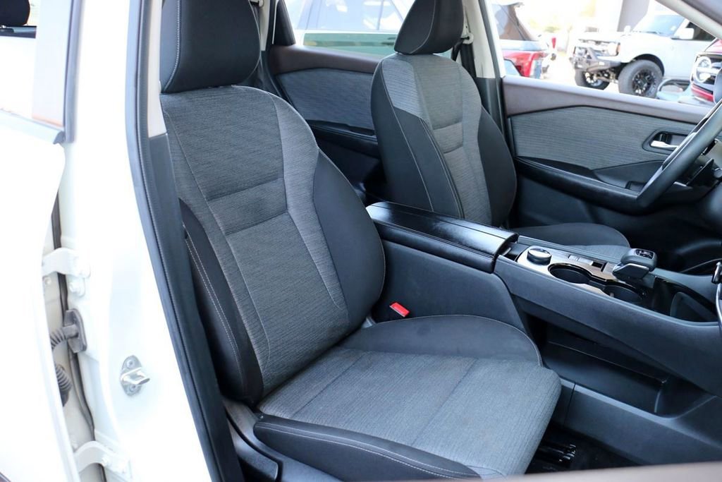 Used 2023 Nissan Rogue SV image 29