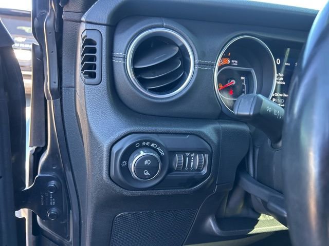 Used 2021 Jeep Gladiator Overland w/ Popular Equipment Package AWD/4WD image 16
