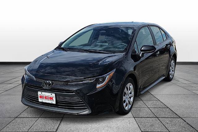 Used 2025 Toyota Corolla LE FWD image 1