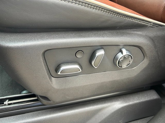 Used 2024 GMC Sierra 2500 Denali Ultimate AWD/4WD image 10