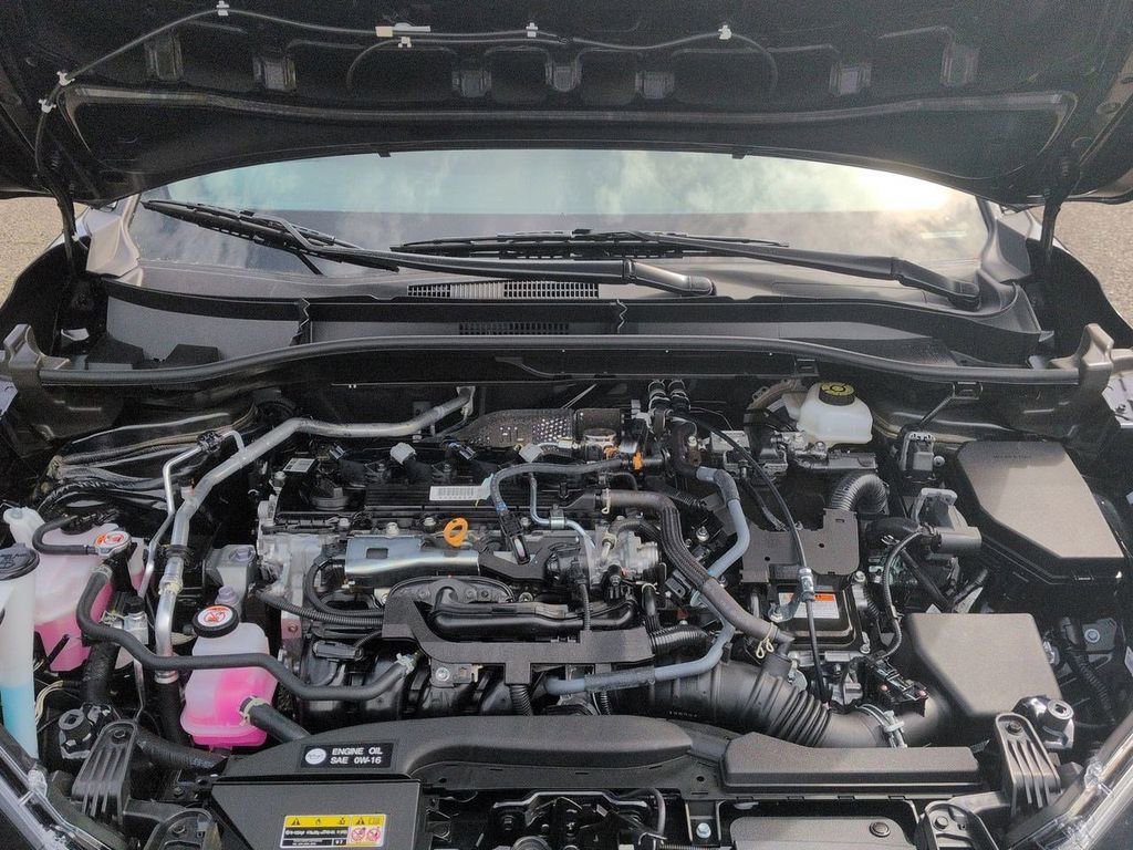 Used 2025 Toyota Corolla Cross AWD Hybrid w/ Moonroof Package image 31