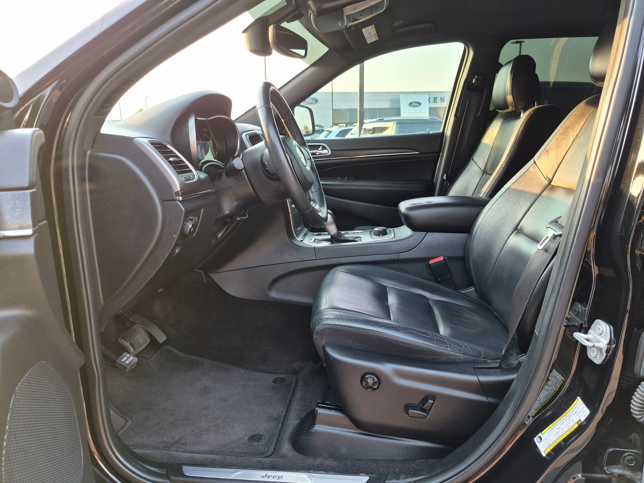 Used 2018 Jeep Grand Cherokee Limited w/ Trailer Tow Group IV AWD/4WD image 16