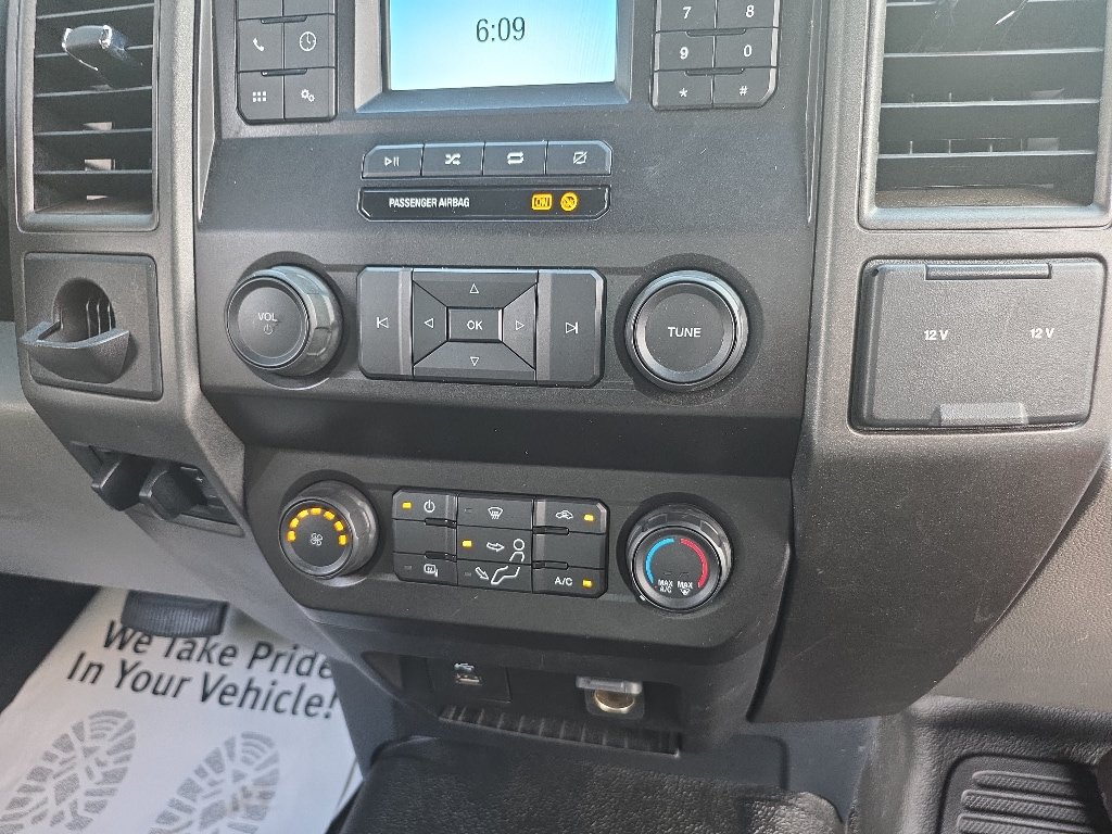 Certified 2022 Ford F550 Luxury RWD image 16