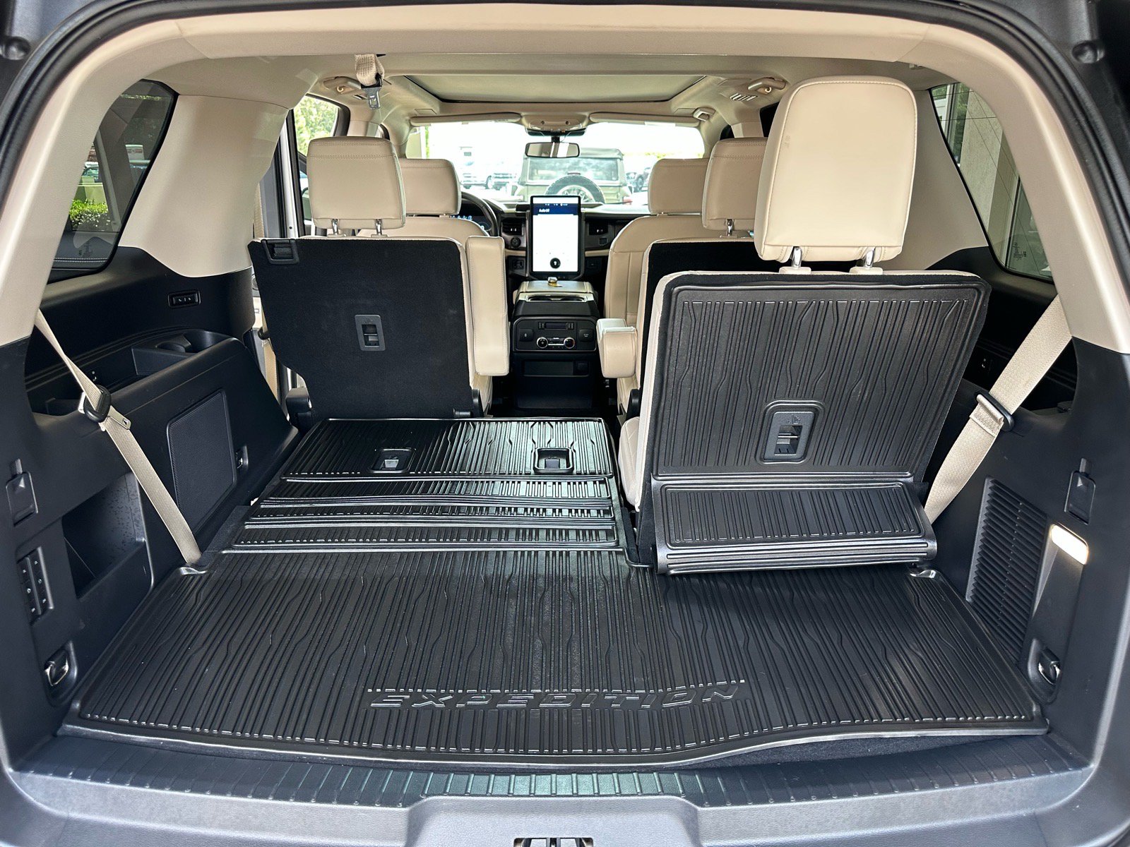 Certified 2022 Ford Expedition Platinum AWD/4WD image 29