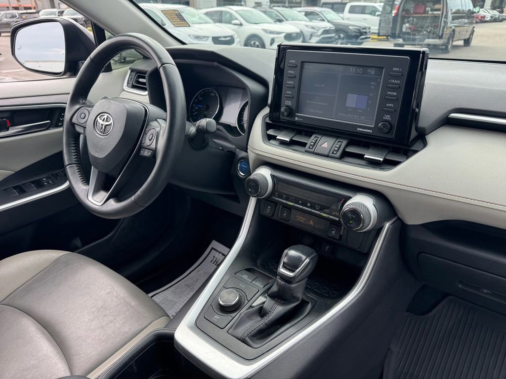 Used 2022 Toyota RAV4 XLE Premium AWD/4WD image 22