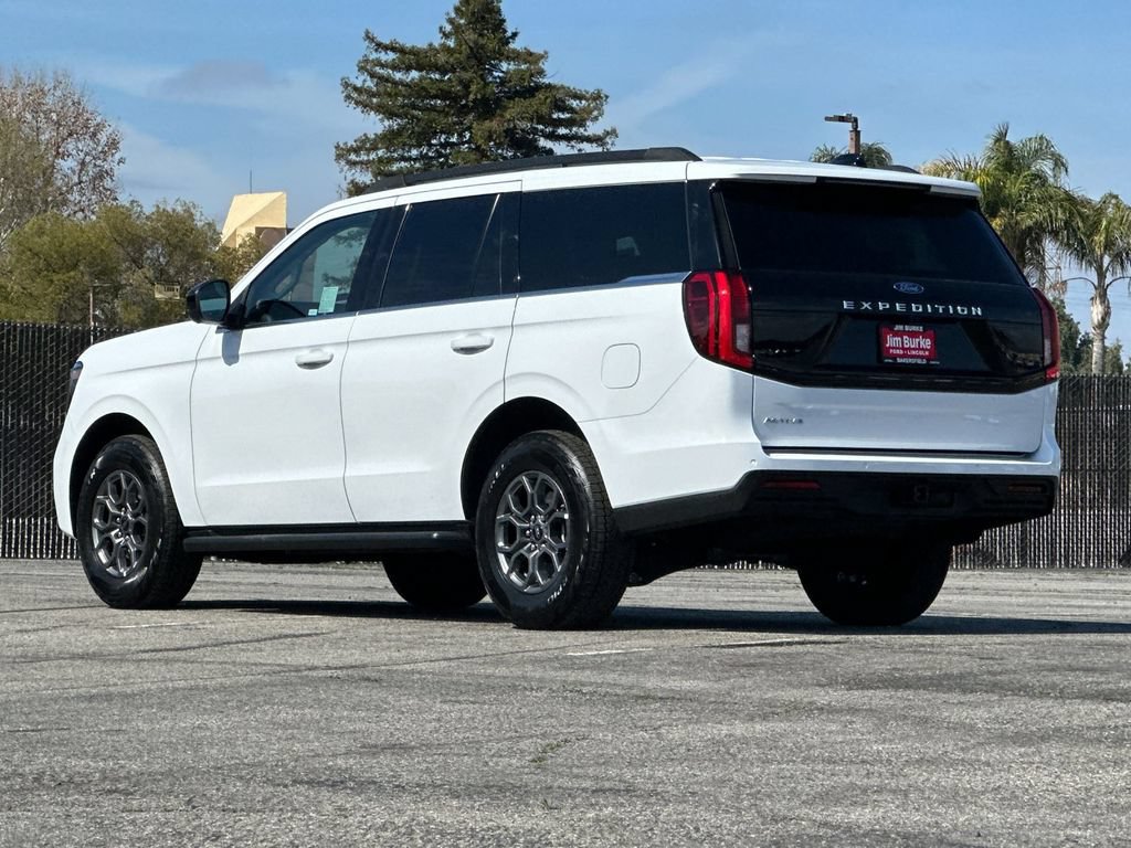 Certified 2025 Ford Expedition Active AWD/4WD image 5