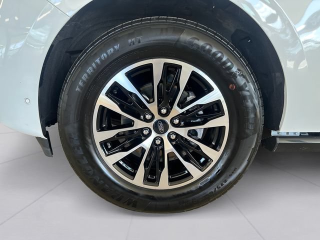 Certified 2025 Ford Expedition Max Platinum AWD/4WD image 9